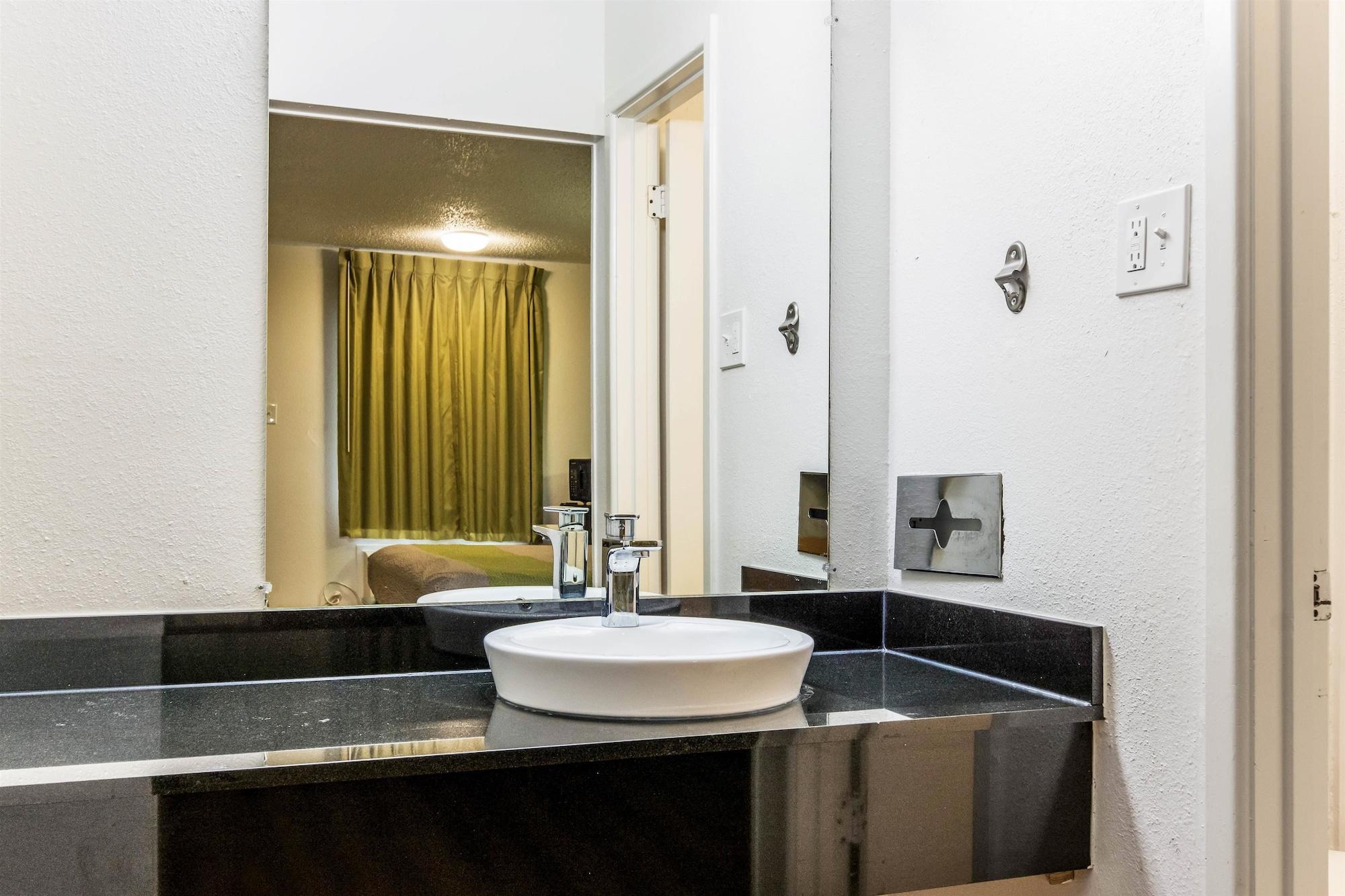 Studio 6-Alexandria, La Экстерьер фото