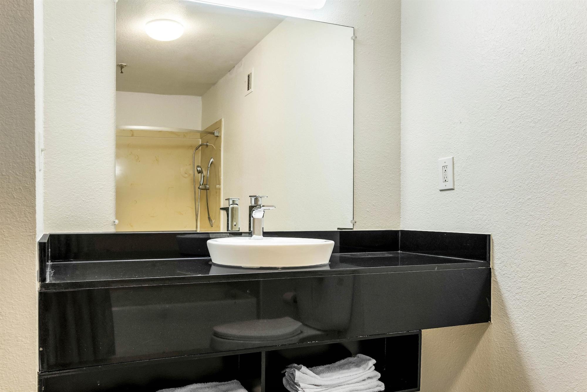 Studio 6-Alexandria, La Экстерьер фото