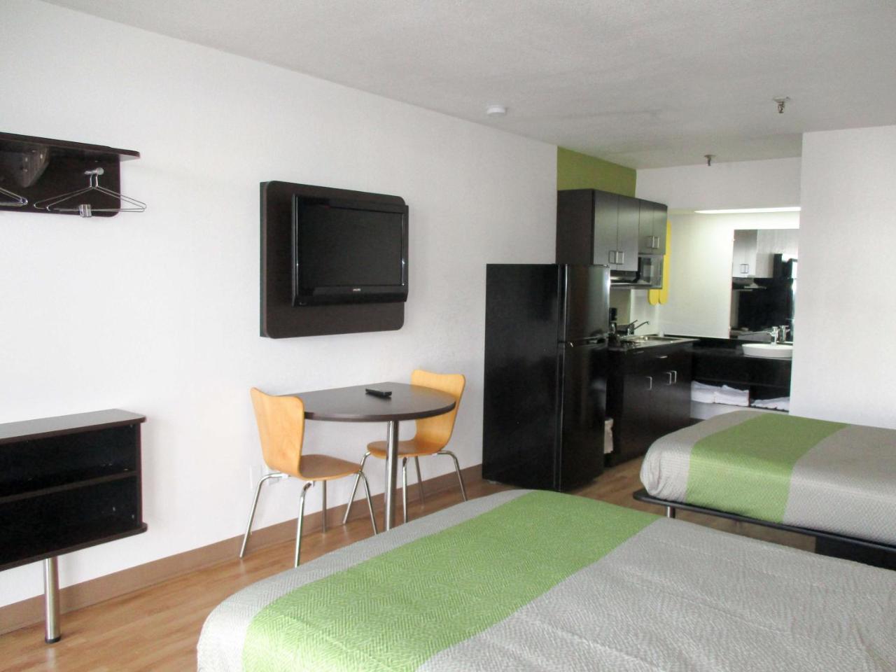 Studio 6-Alexandria, La Экстерьер фото